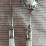 Serving cutlery