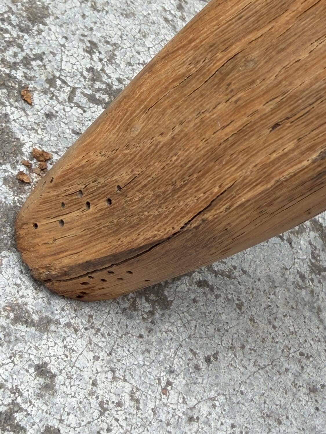 Brutalist tripod stool in solid elm from 1950.