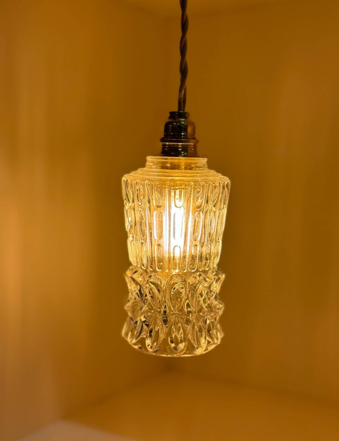 Vintage portable lamp - molded glass