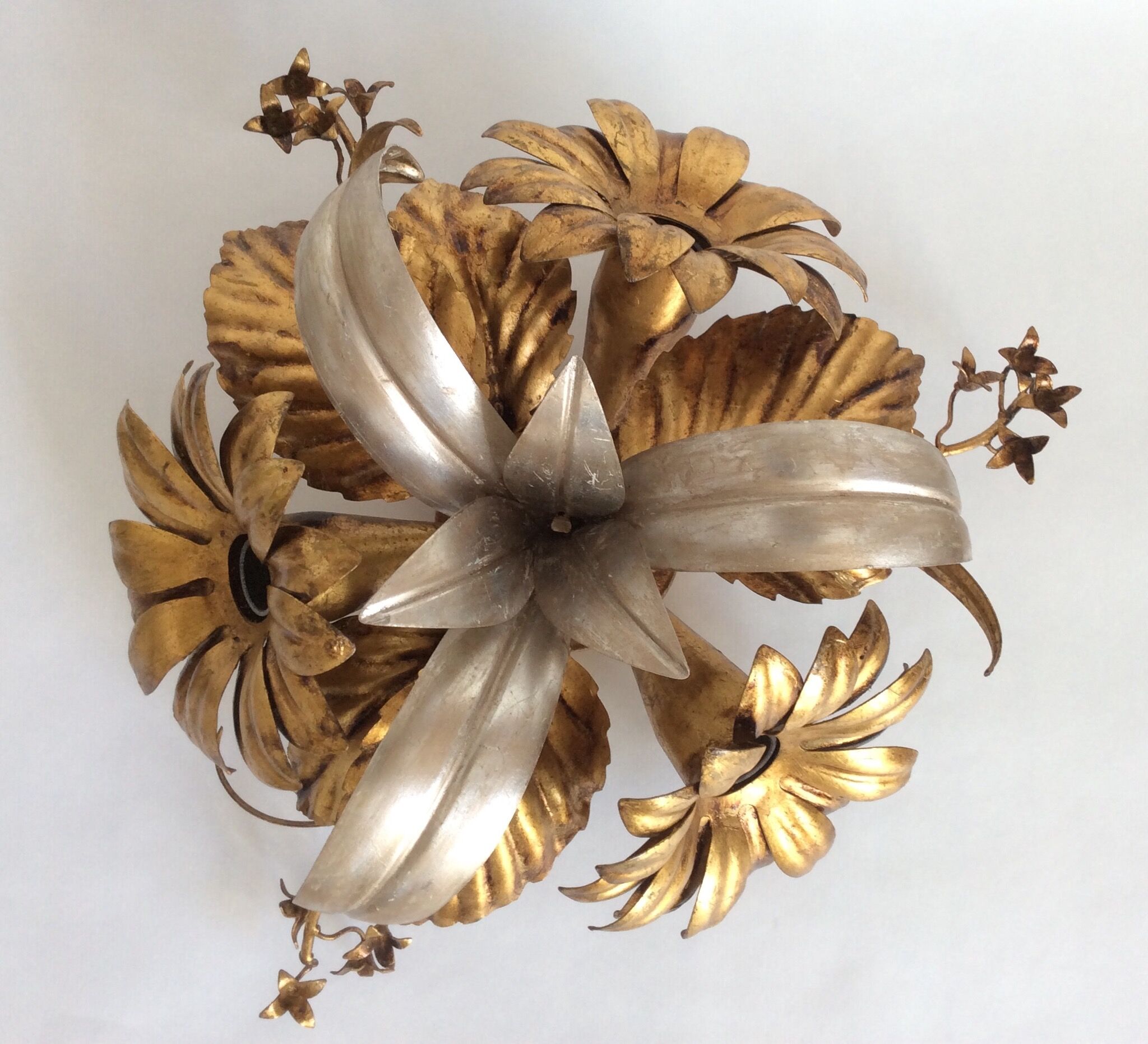 Gold metal wall lamp