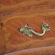 Somptueux semainier galbé en bois de placage de style Louis XV