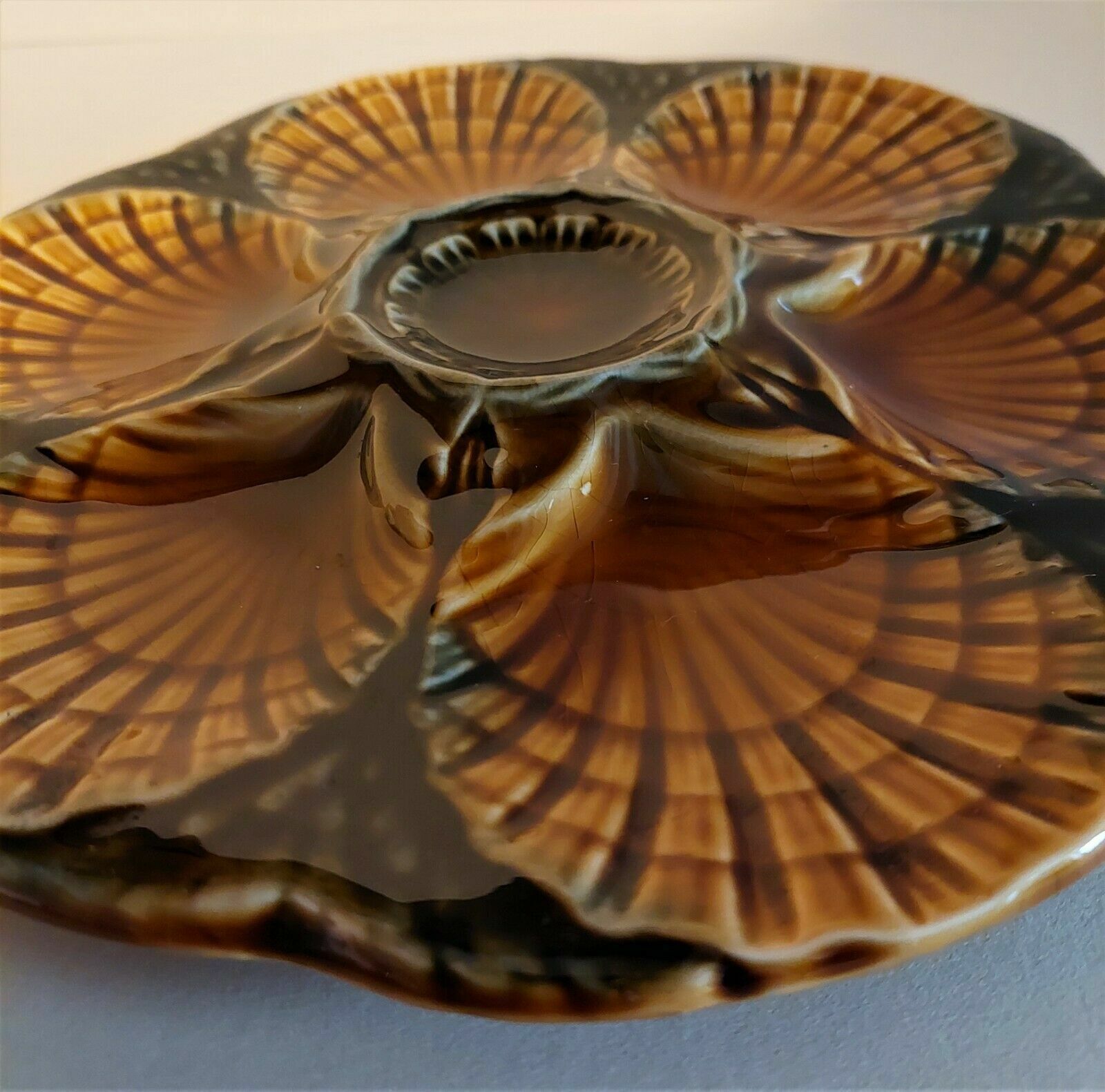 Sarreguemines earthenware oyster plate