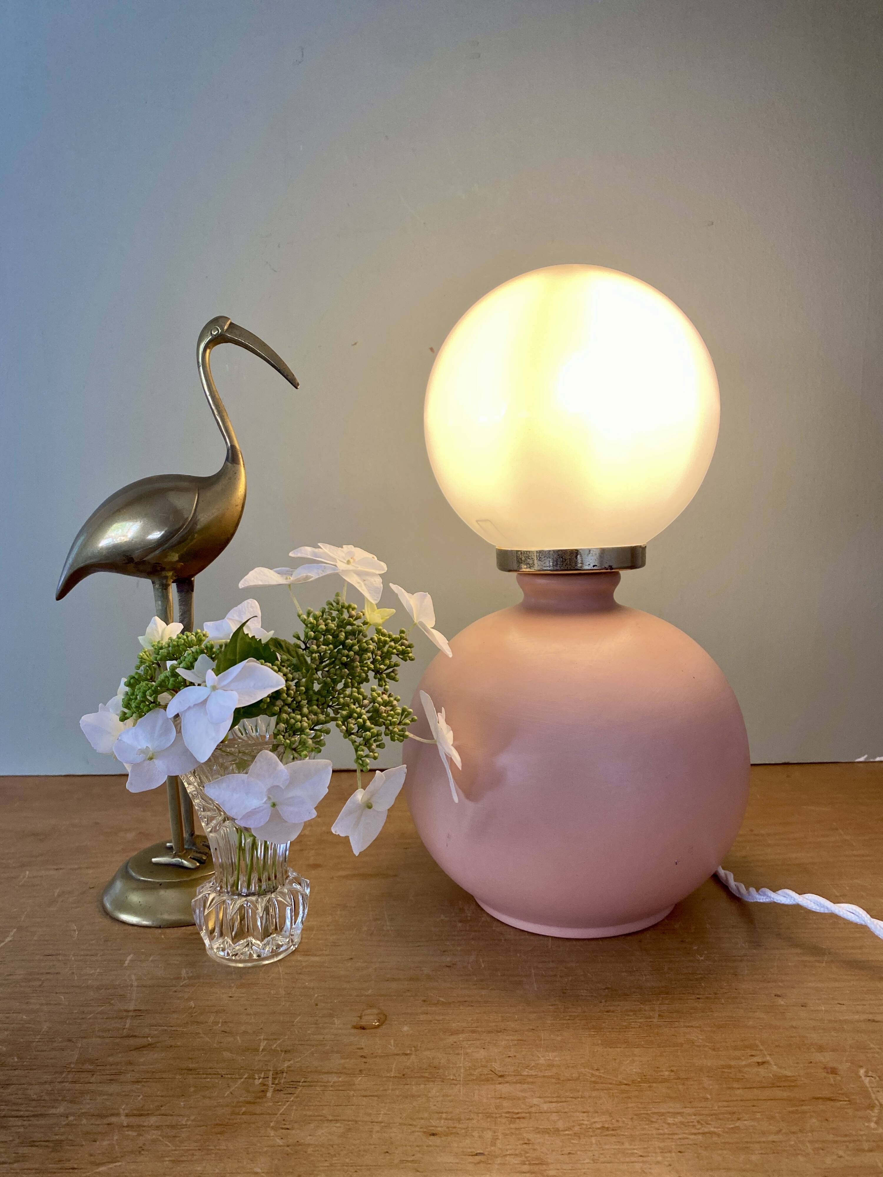 Vintage table lamp in pink ceramic and white opaline