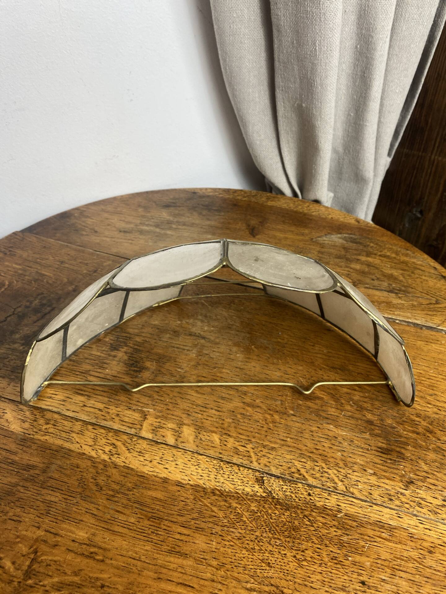 Mother-of-pearl and brass wall light