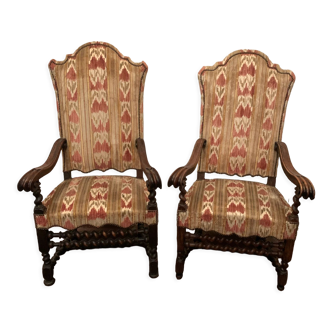 Pair of ceremonial armchairs in carved walnut nineteenth century