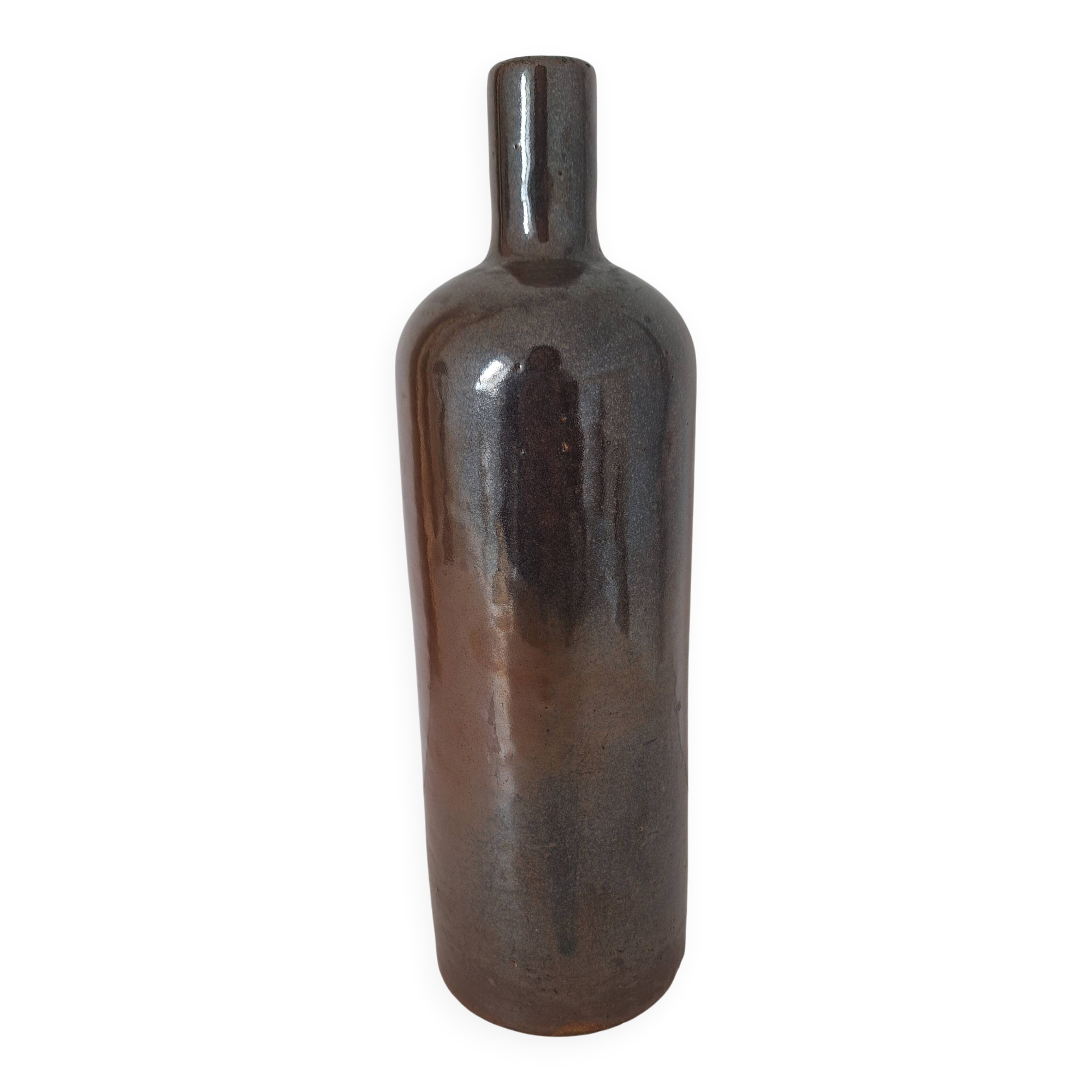 Bouteille en grès marron foncé vintage