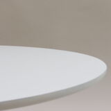 Table basse tulipe ovale blanche des années 1960 par Maurice Burke pour Arkana Uk