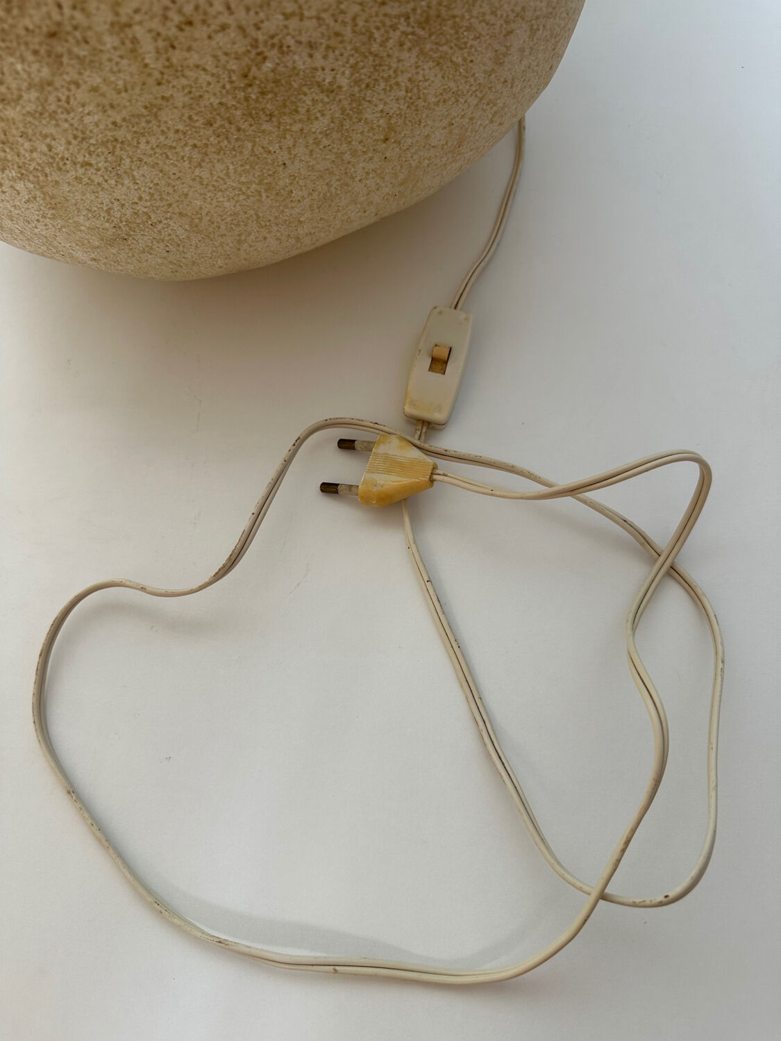 Lampe rocher par André Cazenave modèle Dora 1970