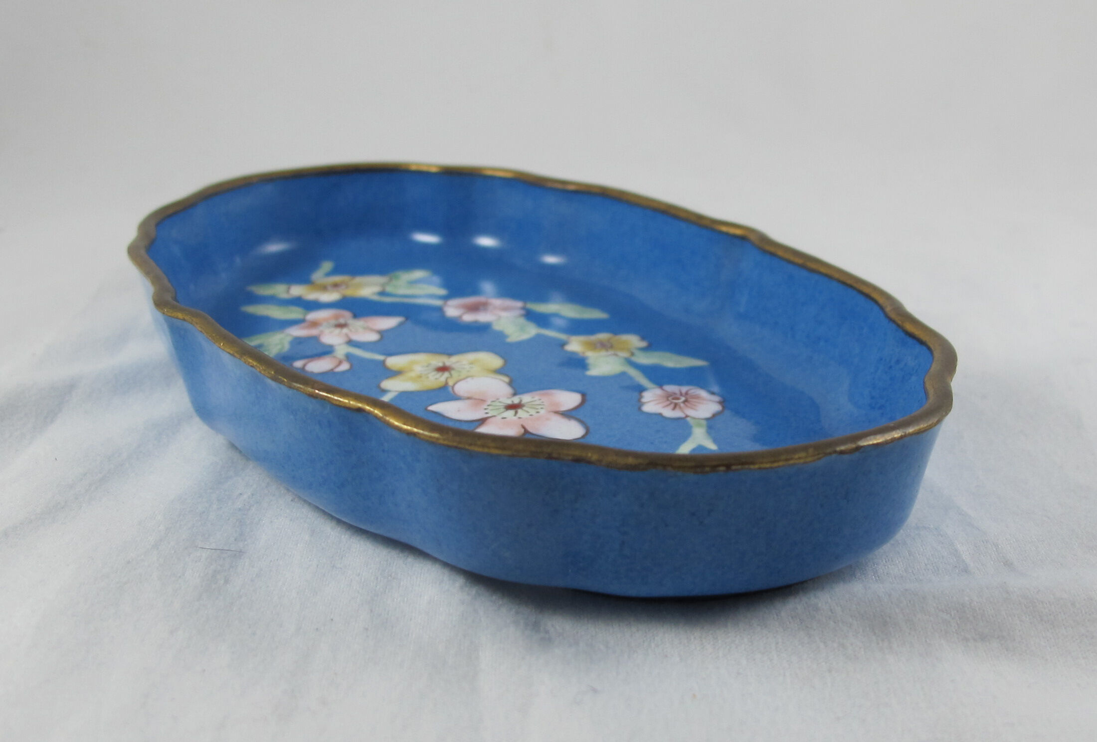 Chinese bronze enamelled catchall