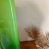 Vase en verre vert acidulé