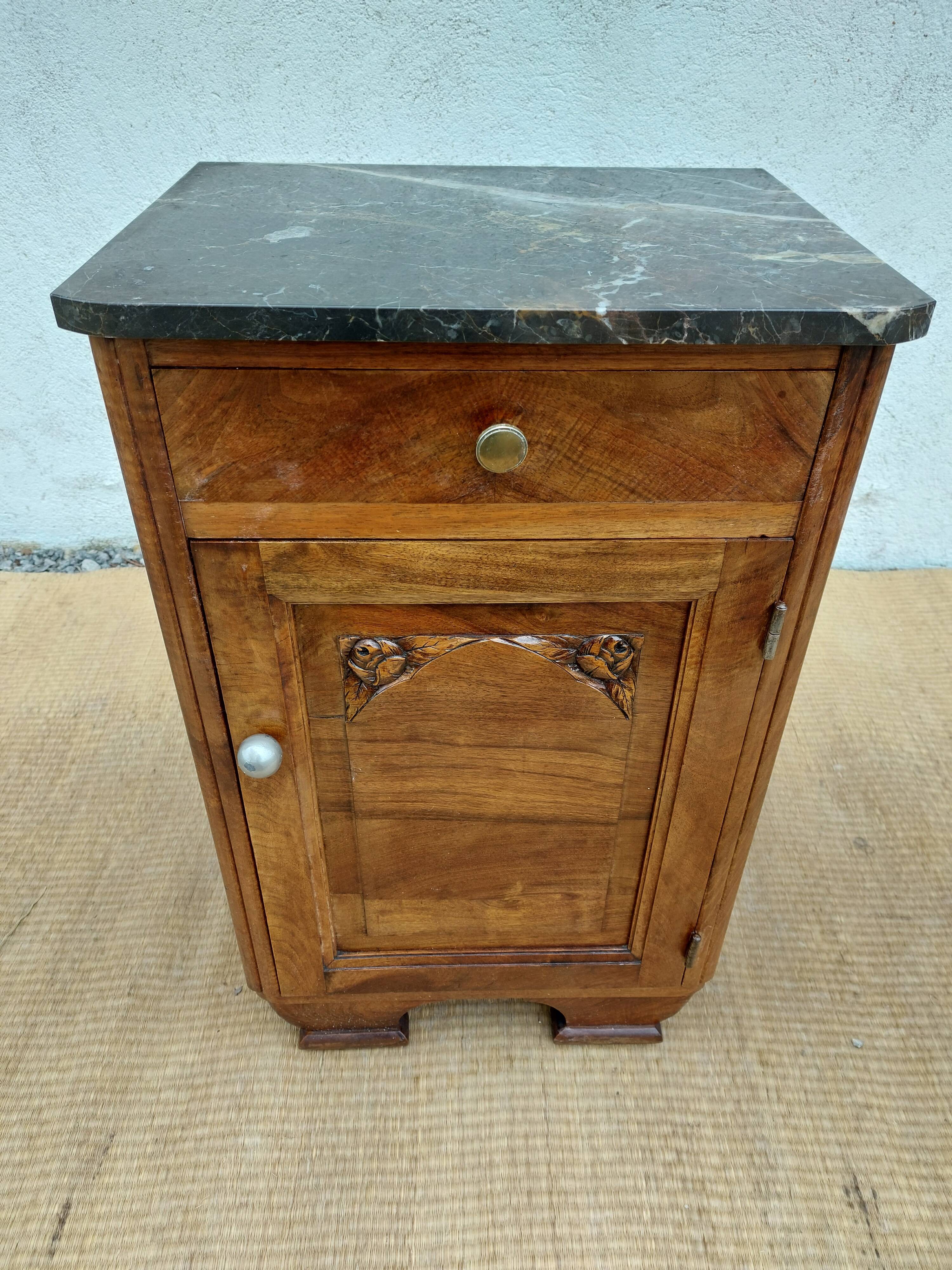 Table de chevet