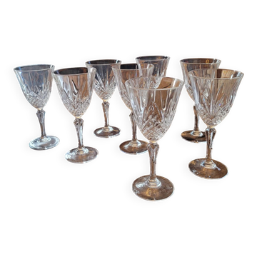 Lot de 8 verres en cristal taillé, tige hexagonale – années 50