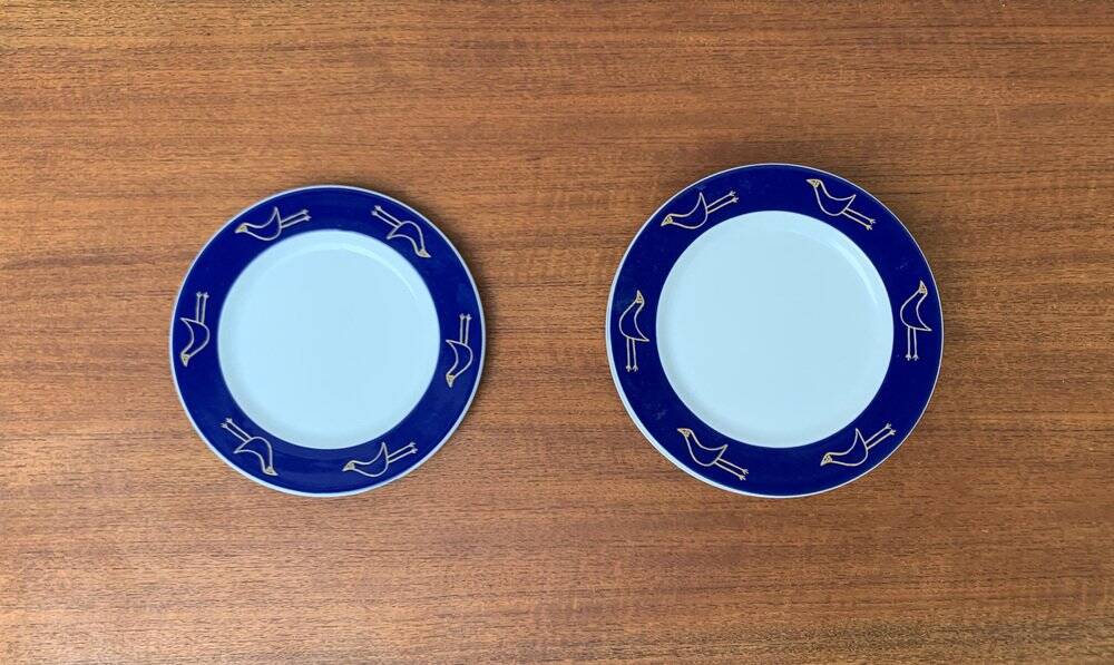 German series of postmodern flying object plates by David Palterer and Sieger Design for Arzberg, 1990s, set of 8.