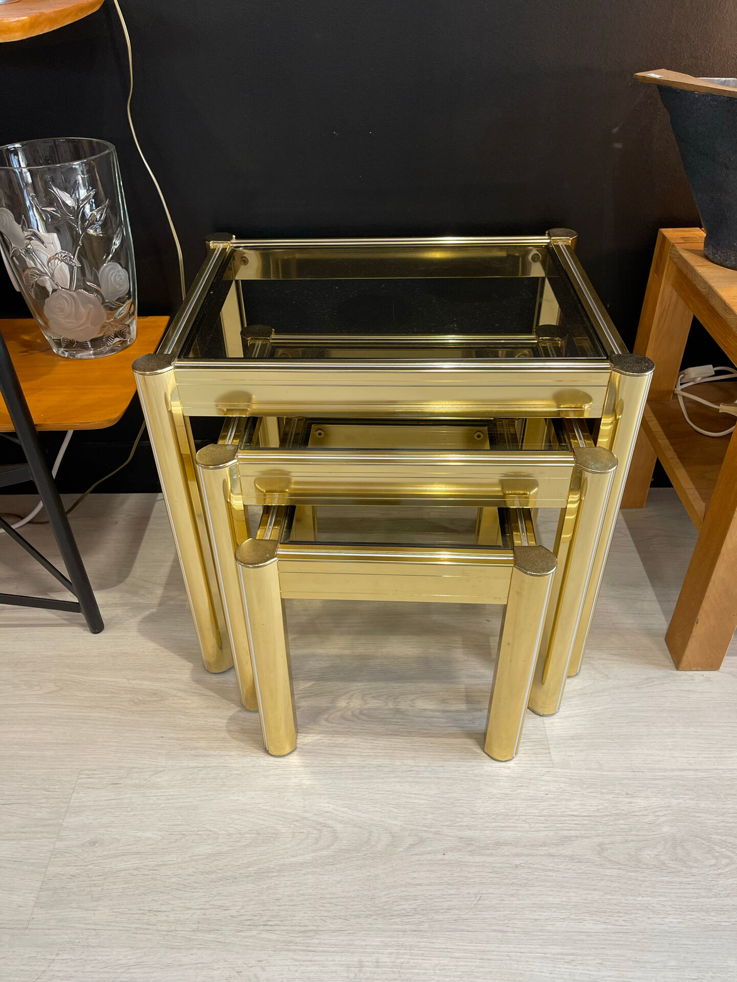 Nest of tables 1980