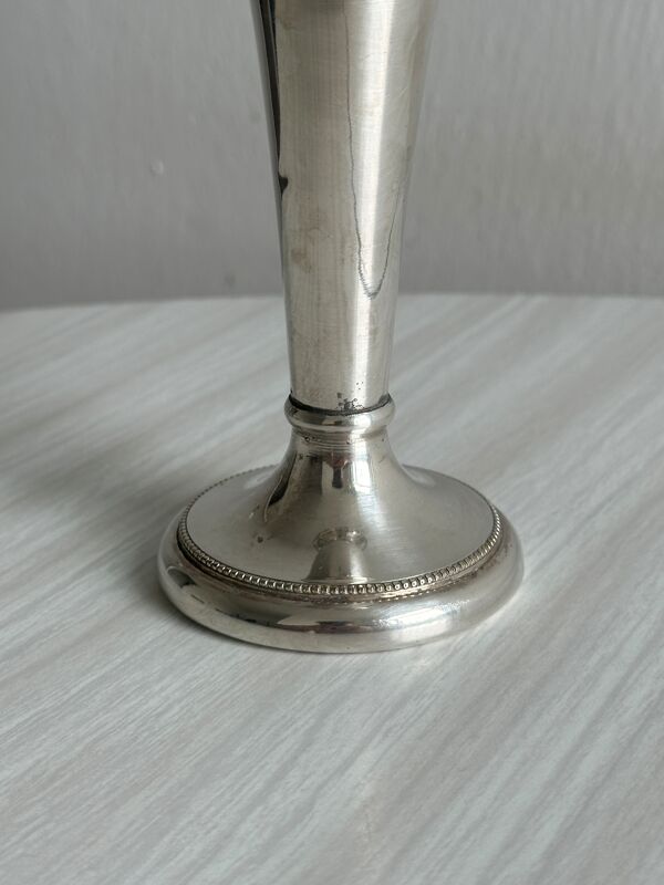 petit vase en métal argenté ancien