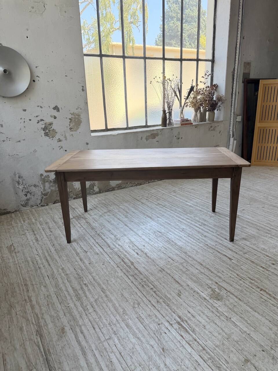 Table de ferme noyer pieds fuseaux 1950