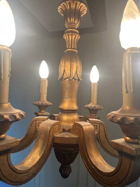 Golden wood chandelier with 6 lights