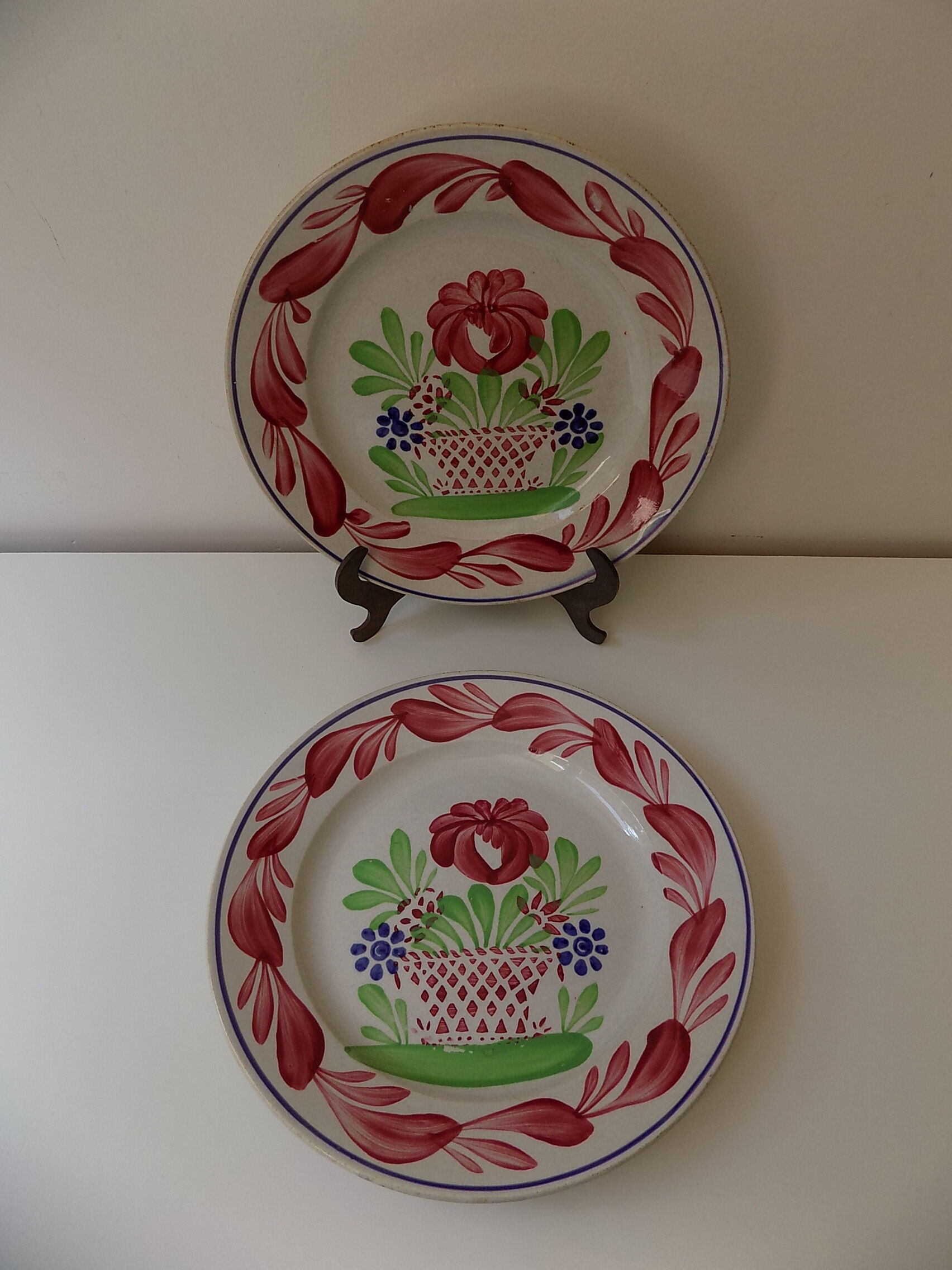 2 assiettes fleuris faïence Choisy le roi