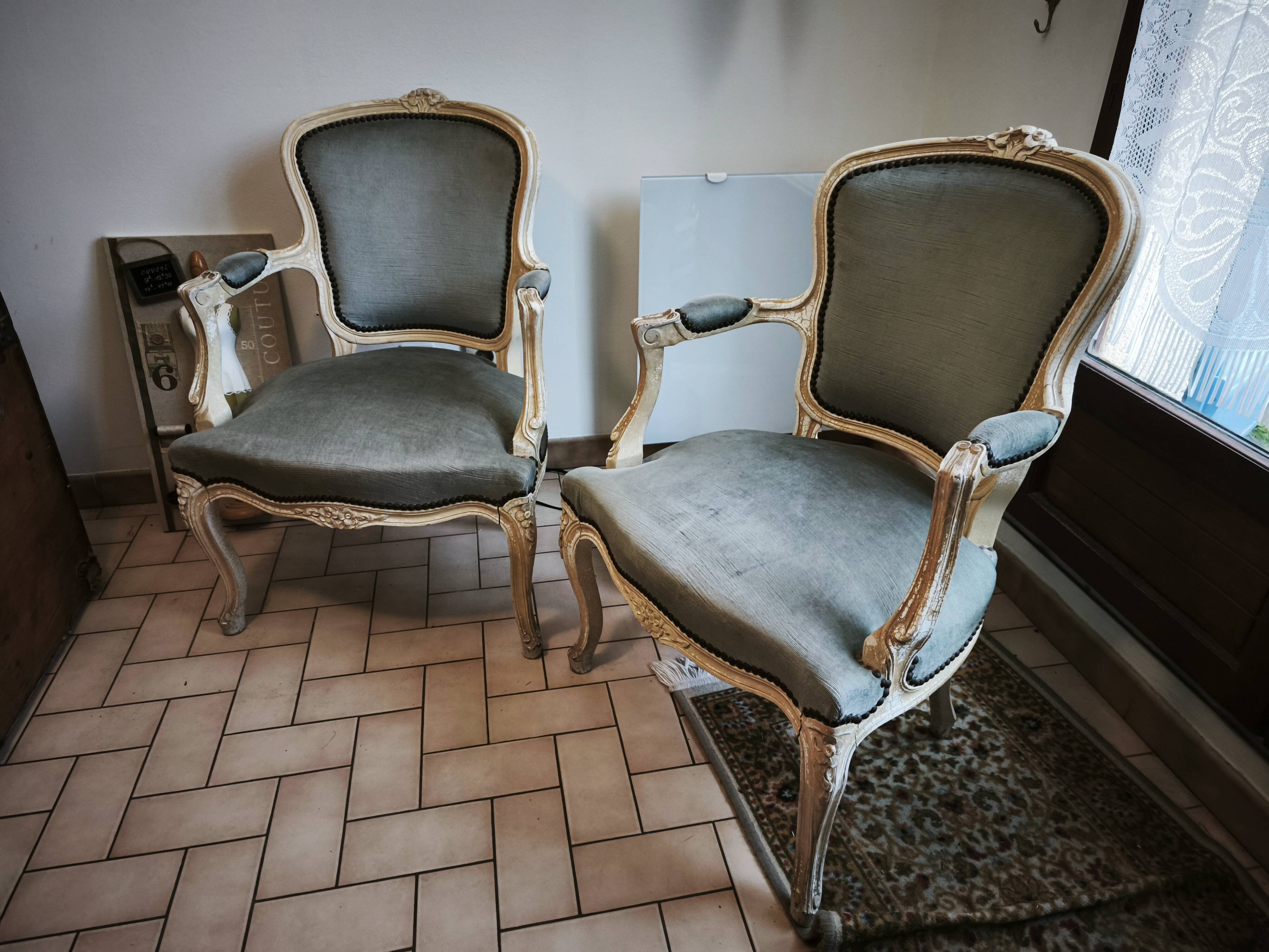 paire fauteuils style louis xv