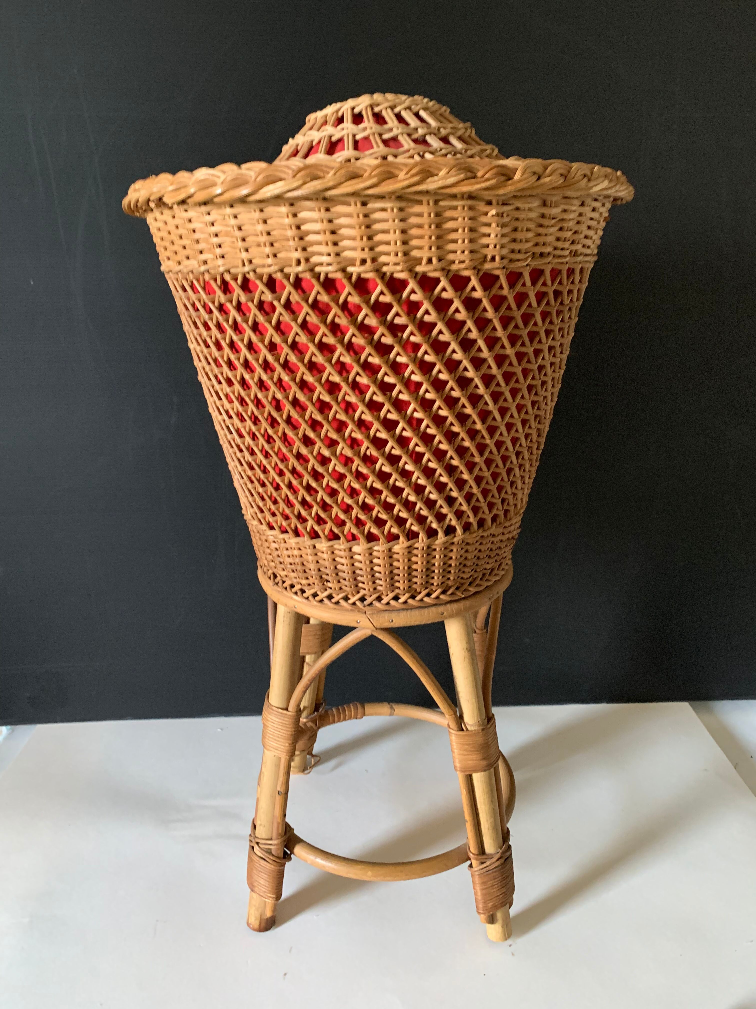 Worker wicker plant holder