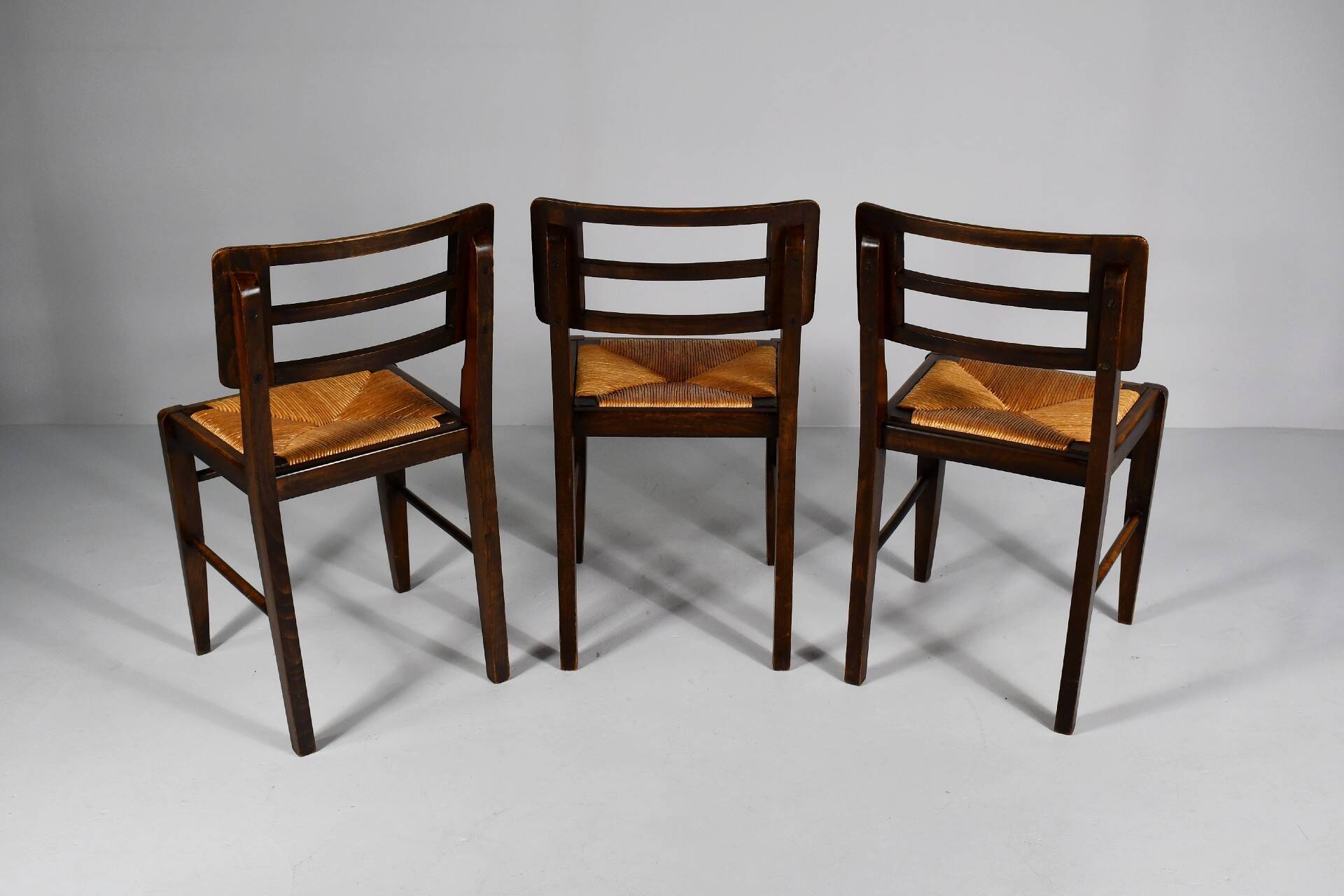 Suite de 3 chaises de Pierre Cruège datant des années 1950.