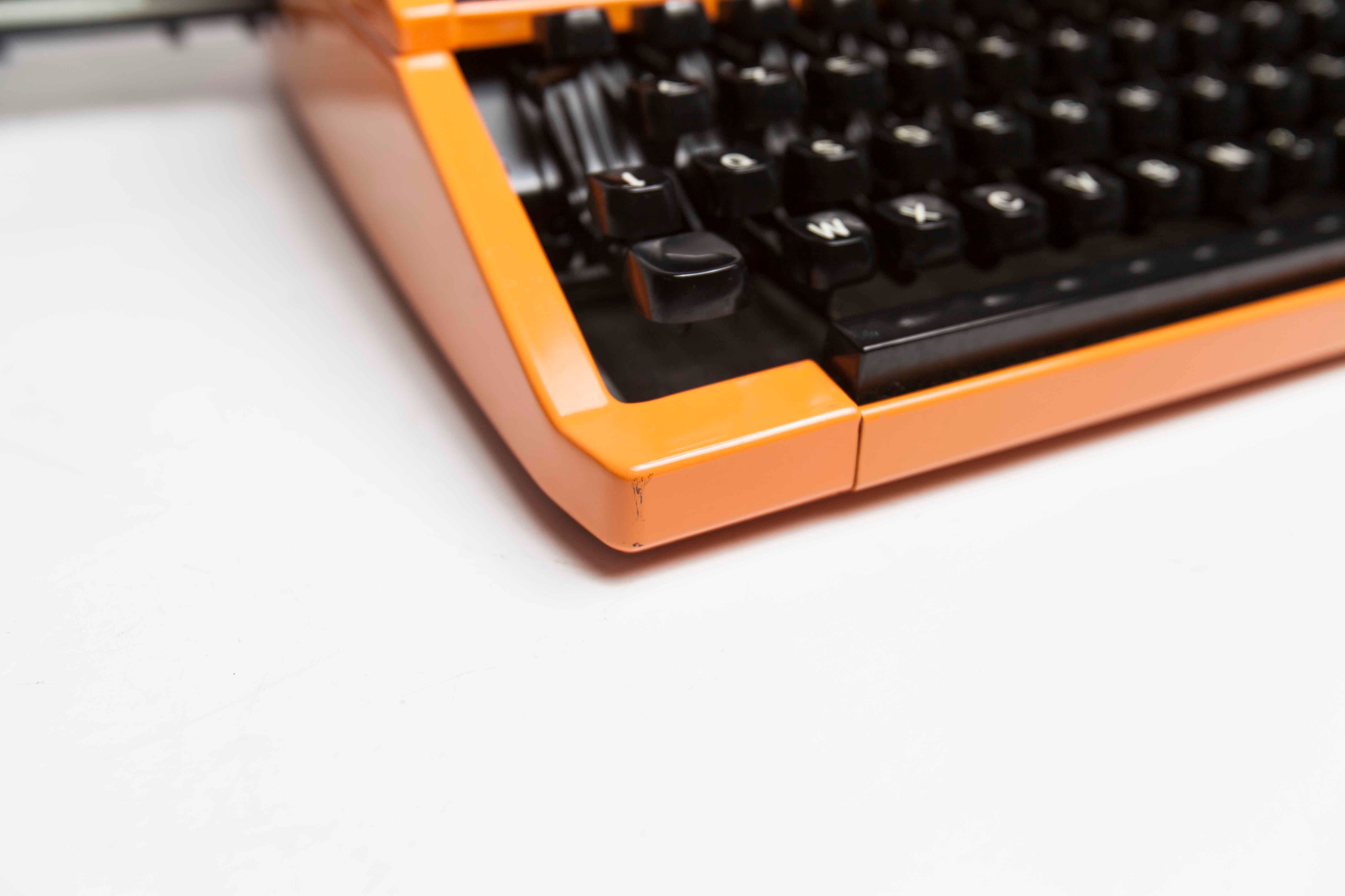 Silver Reed Sr 180 revised Luxury Typewriter and New Ribbon