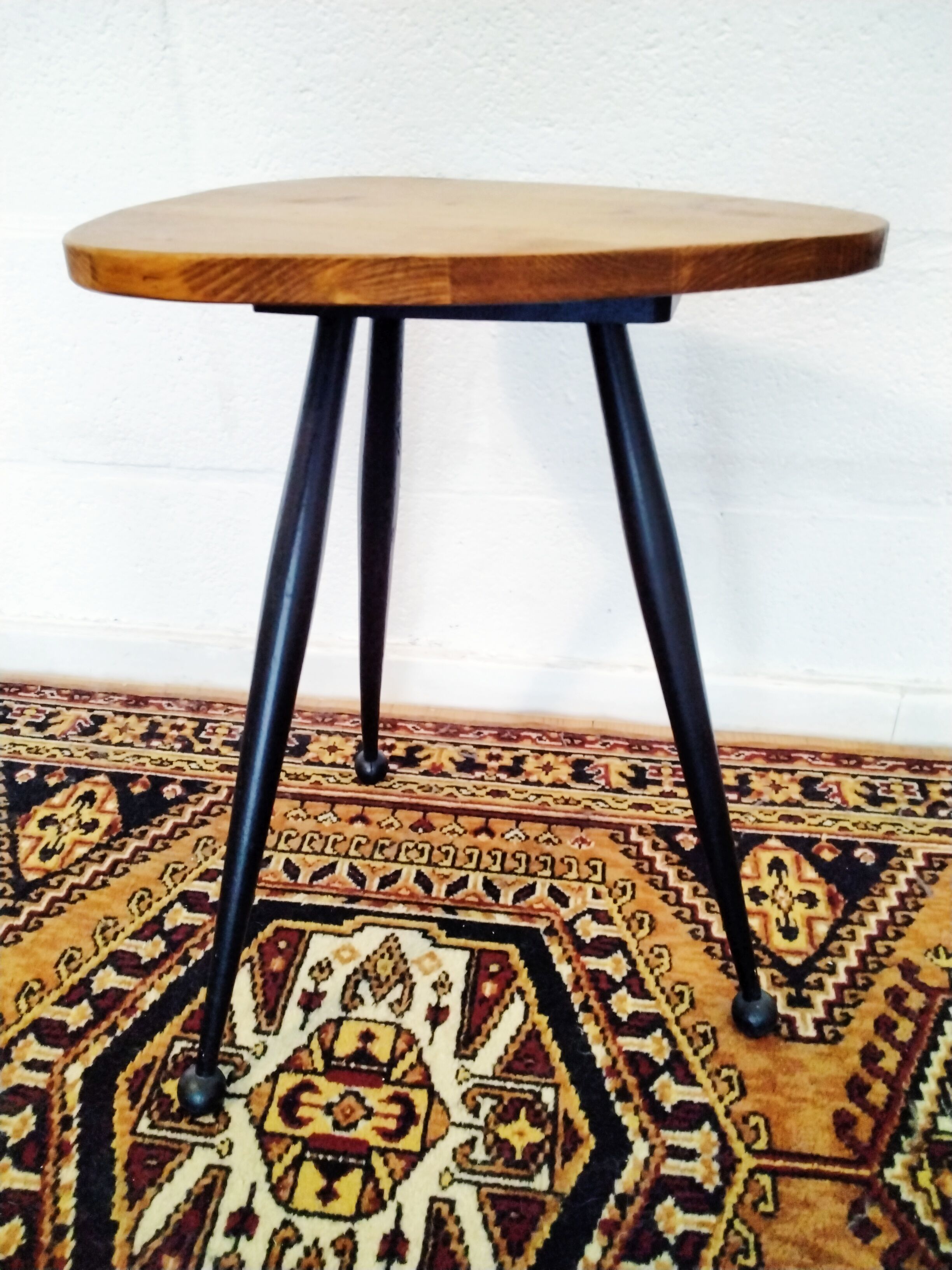 Bean-shaped tripod-shaped healing