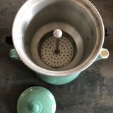 Former multifilter ceramic coffee pot with filter