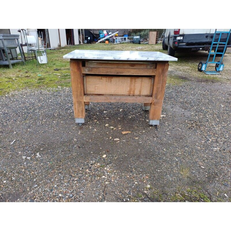 Wood and marble kitchen chopping board