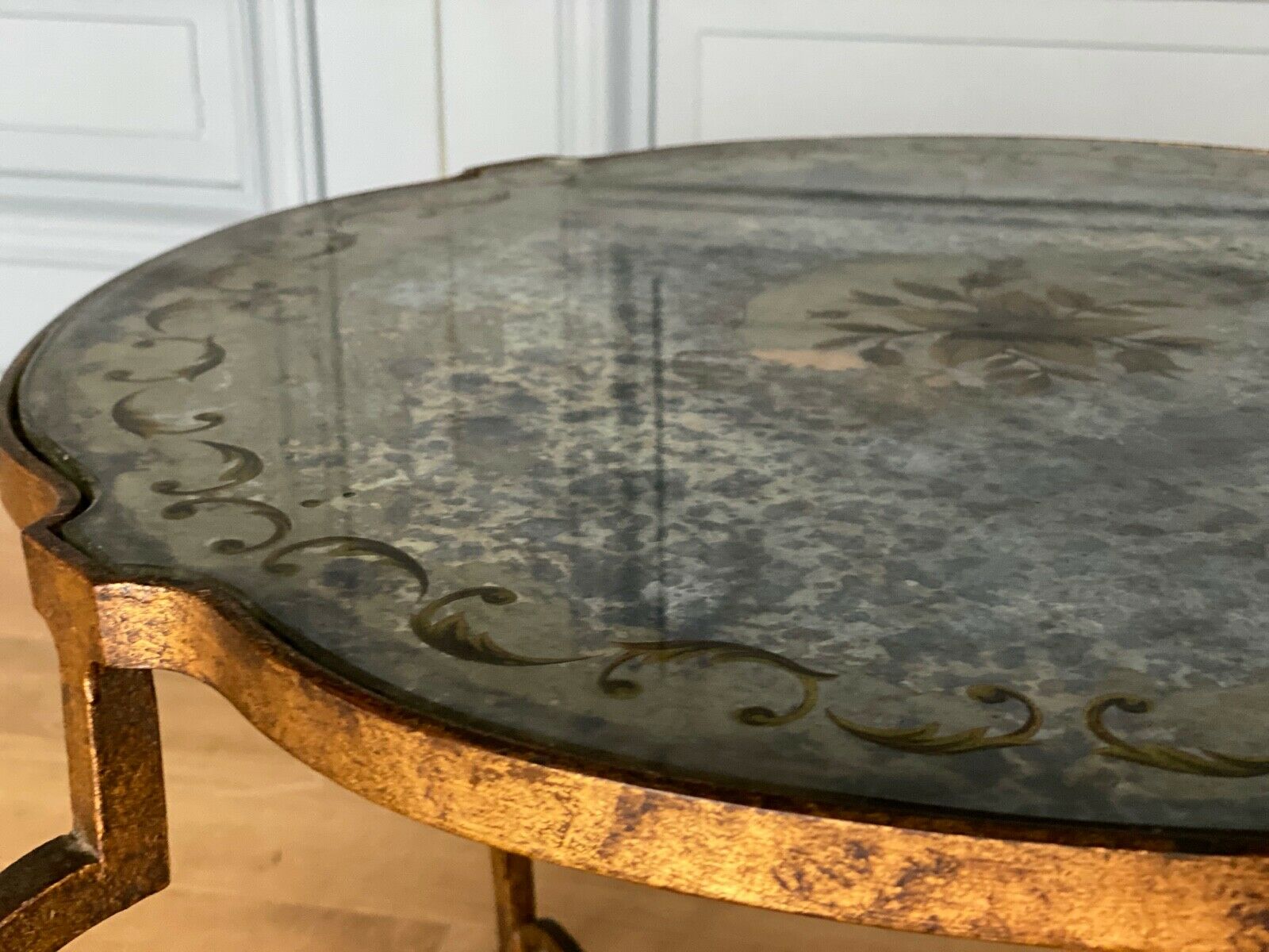 Gueridon 1940 french work ironwork doree plateau eglomise