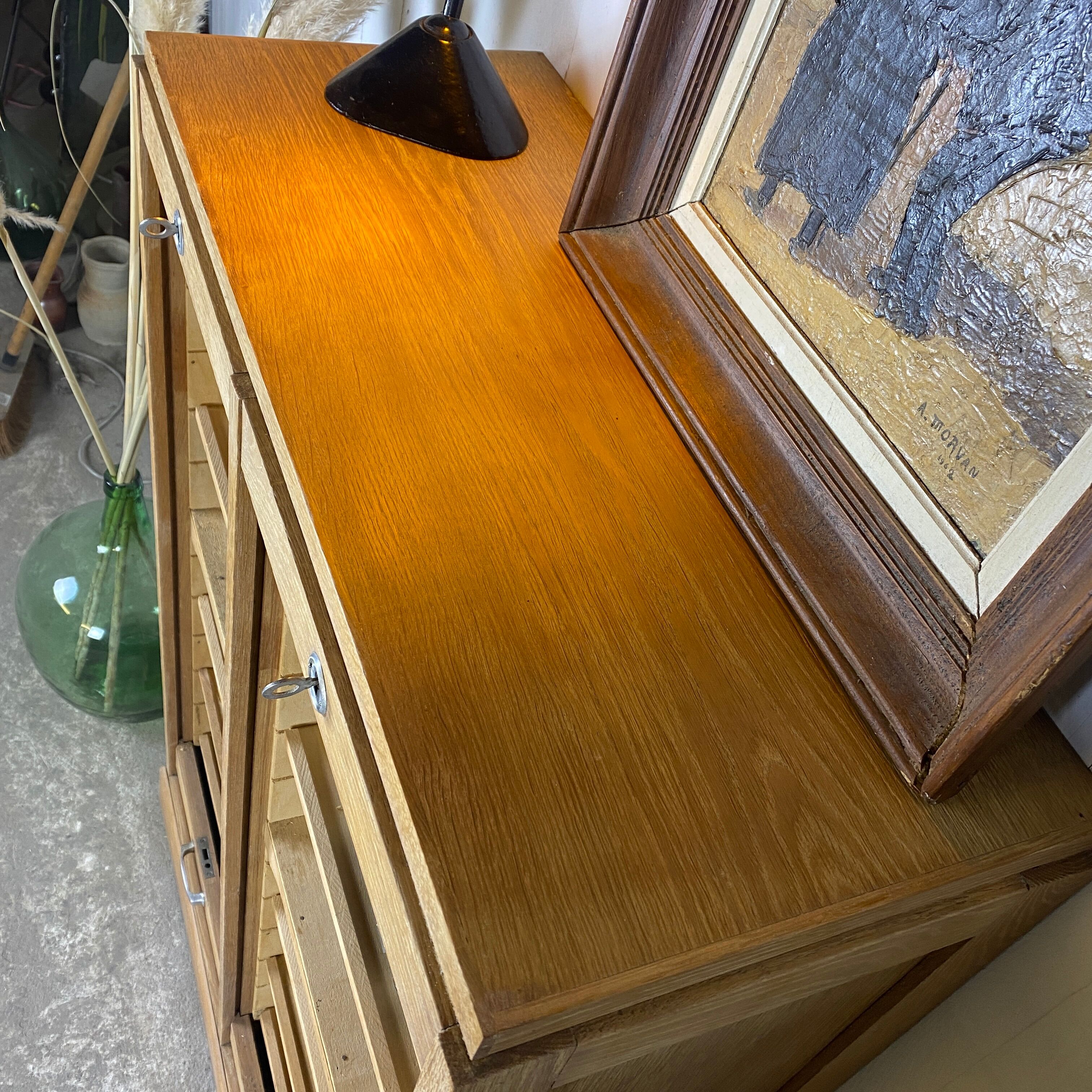 Curtain cabinet raw oak binder