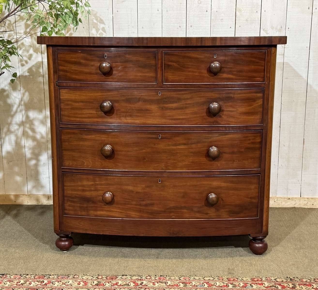 Commode Victorienne anglaise en acajou XIXème