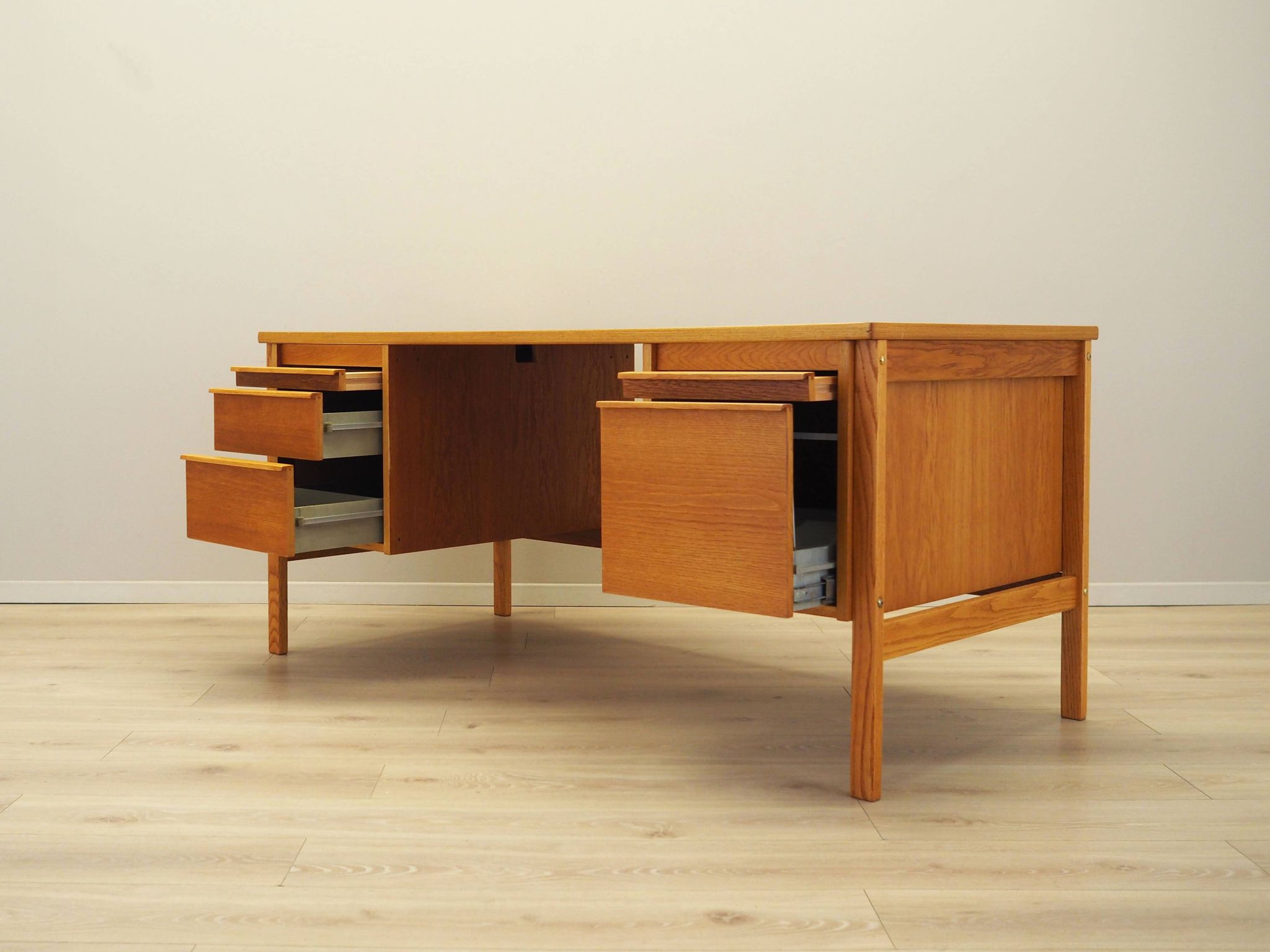 Ash desk, Norwegian design, 1970s, production: Norway