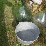 Bucket, zinc basin