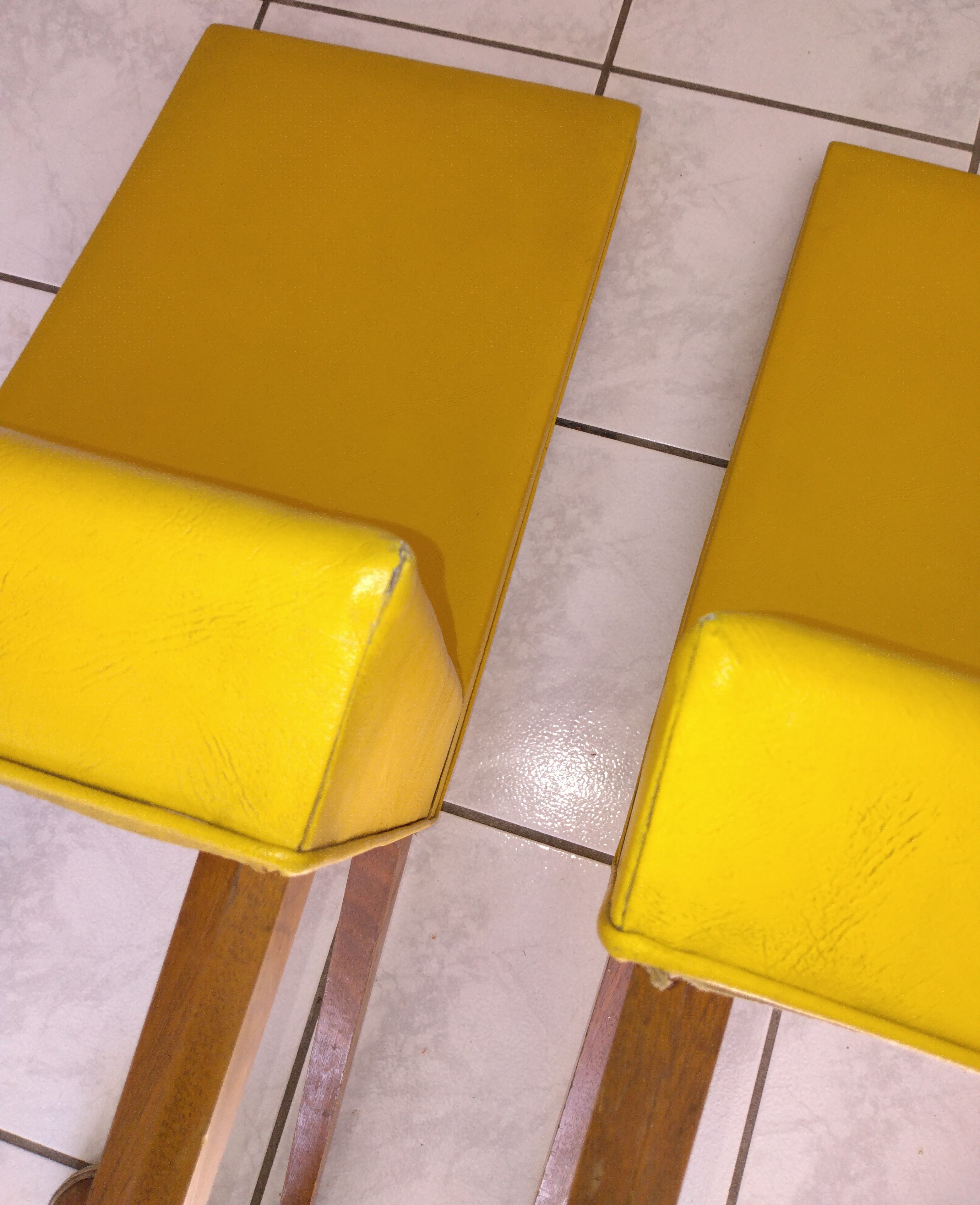 Pair of yellow chairs skaï yellow 60s