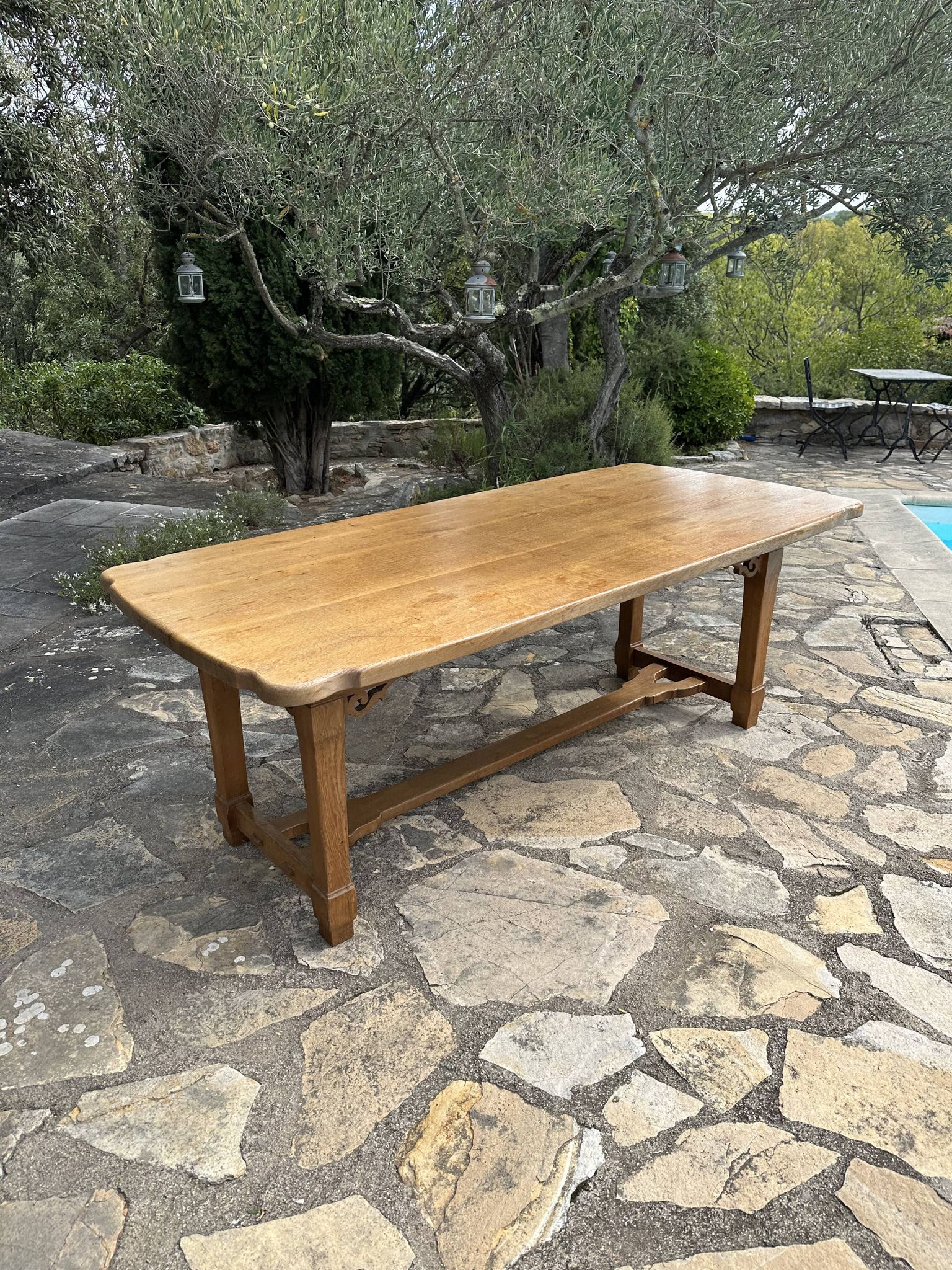 Table à manger en chêne massif du début du 19e siècle