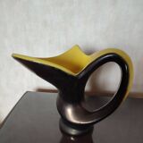 Black and yellow pitcher ceramidi