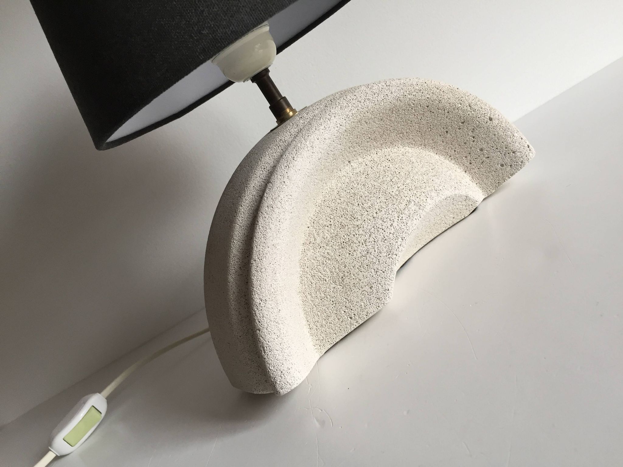 Lampe béton cellulaire façon Albert Tormos