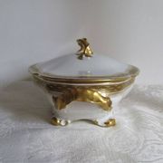 Antique medium-sized porcelain tureen produced by William Guerin