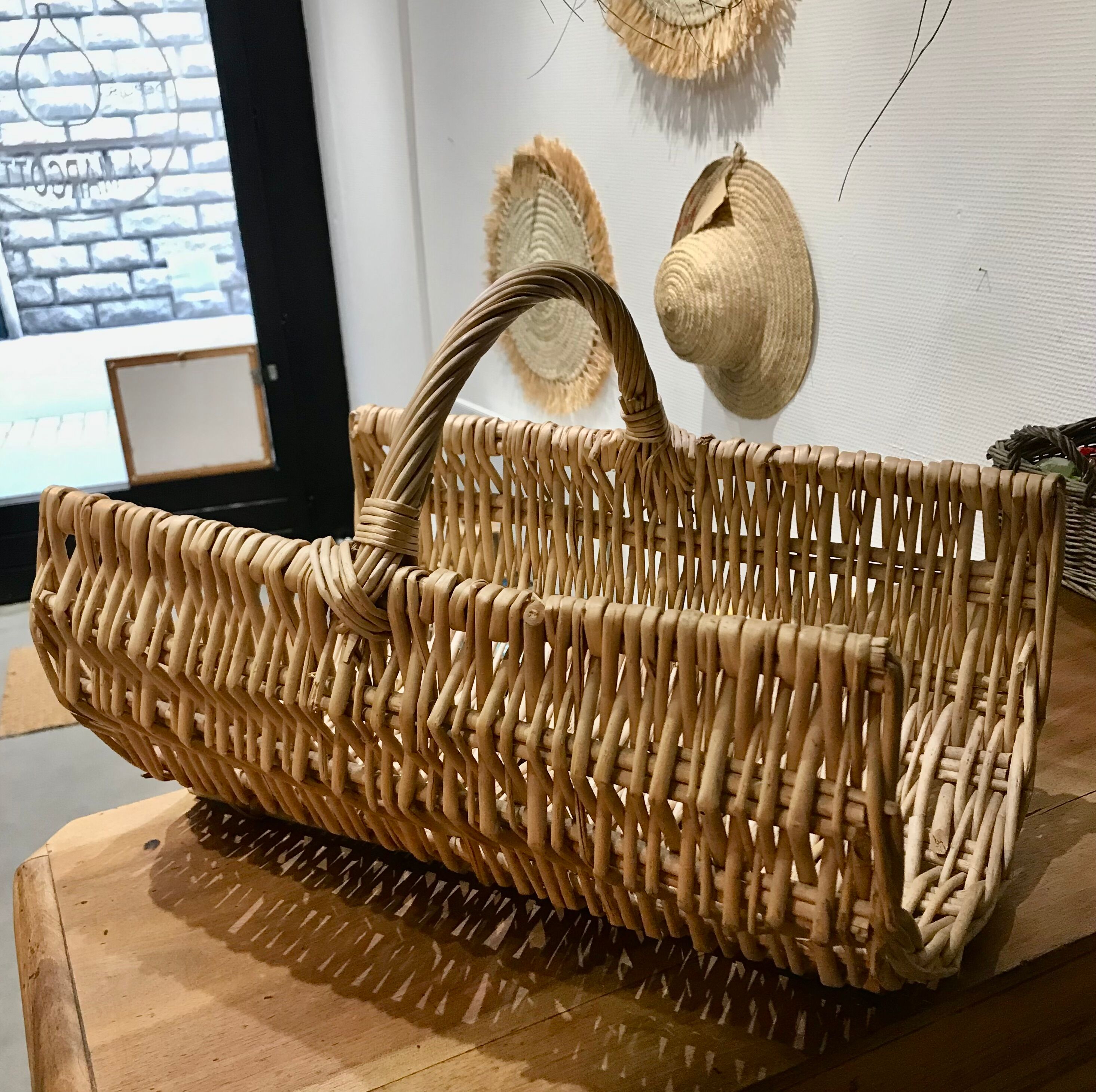 Door logs or magazines in rattan and wood