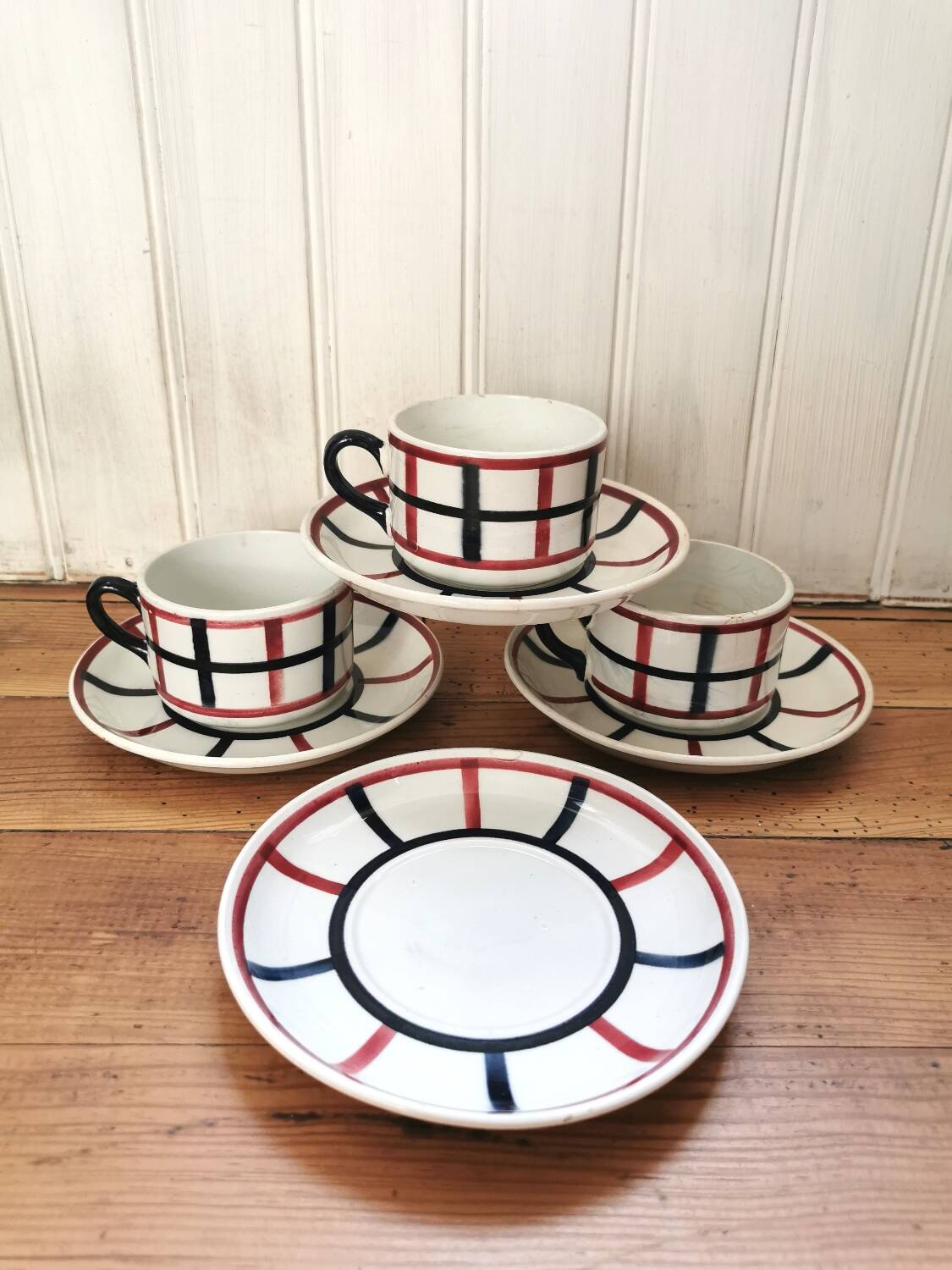 Old St Amand cups, Lou Basquez