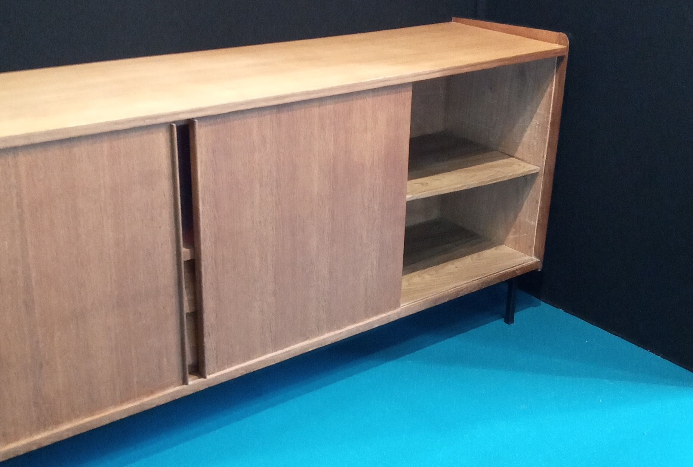 Oak-plated 1950s enfilade