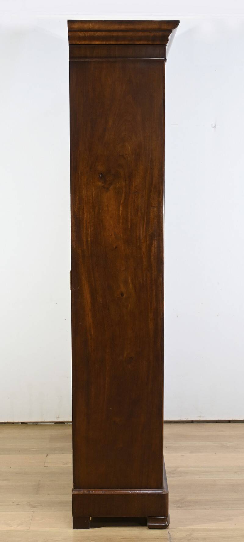 Mahogany Glass Bookcase, Restoration Period – Part 1 of the 19th Century