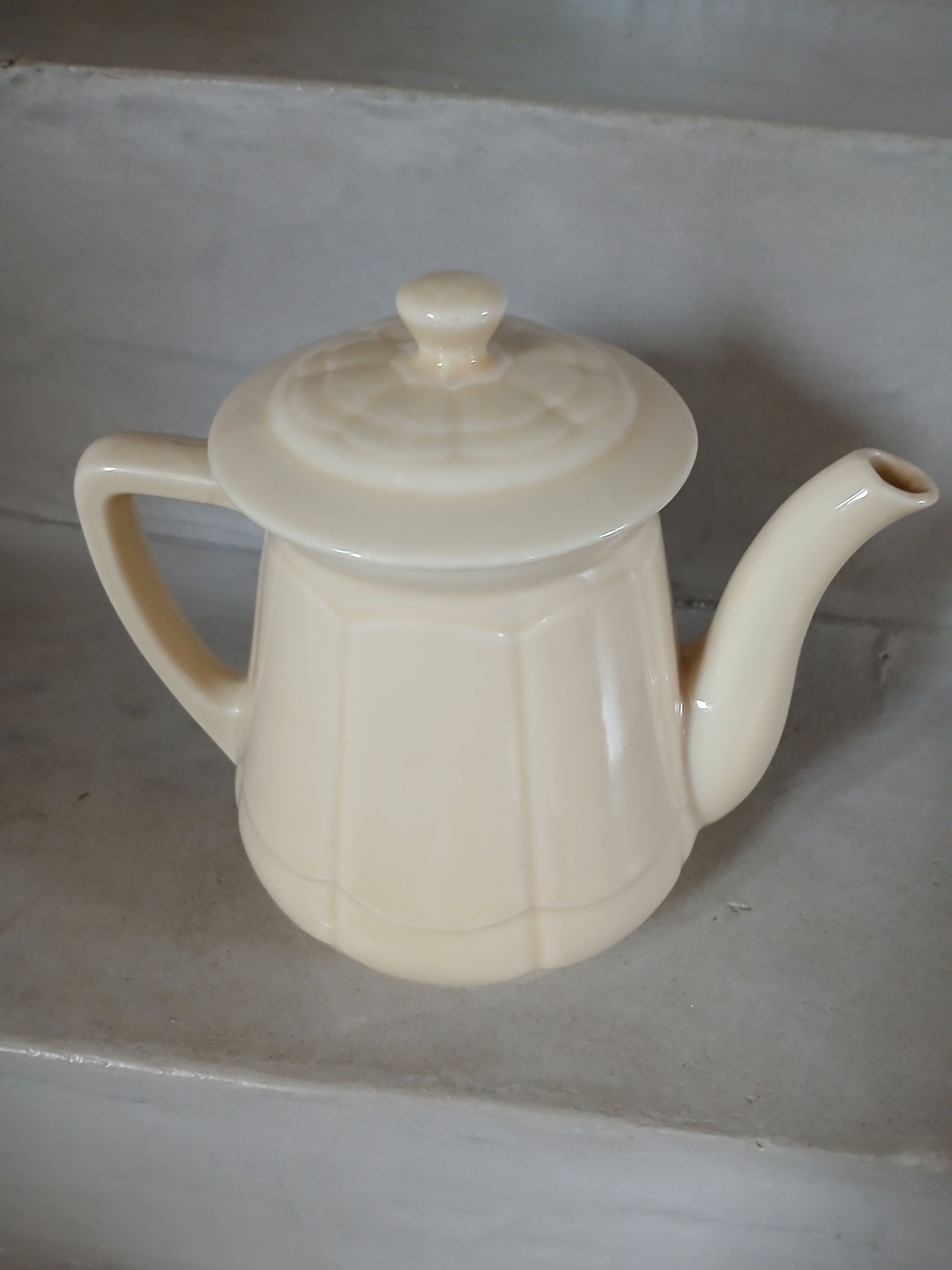 Vintage coffee pot/teapot