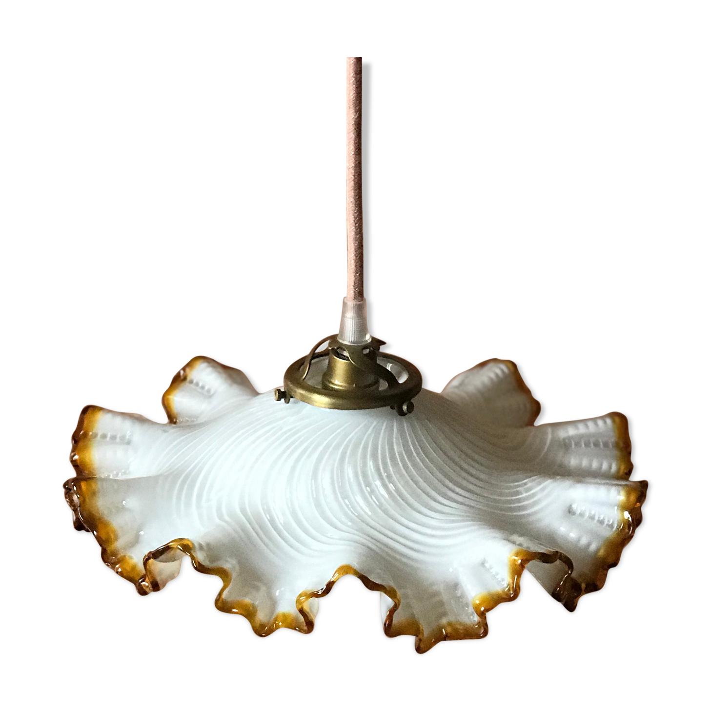 Suspension in opaline skirt