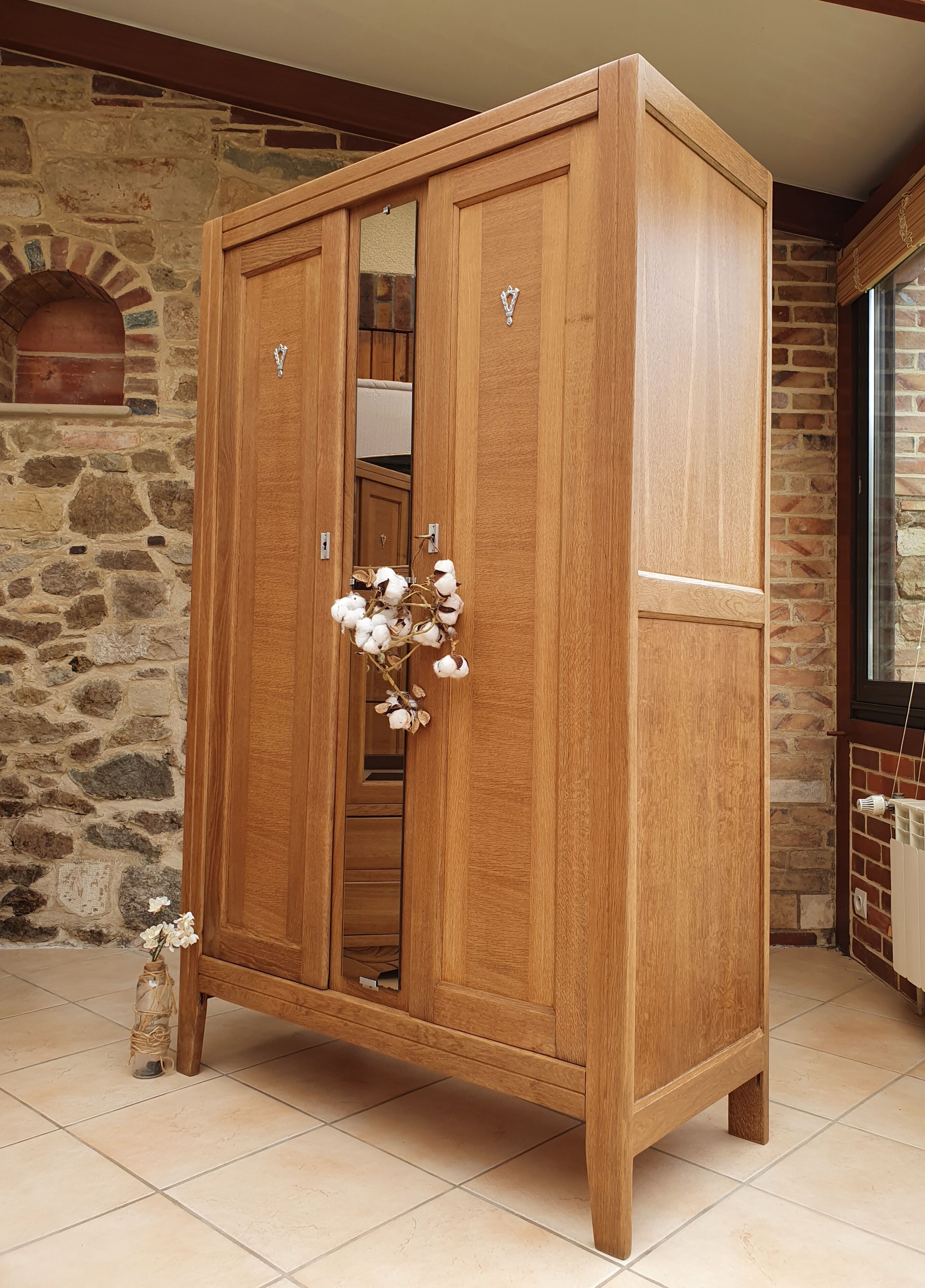 Armoire parisienne