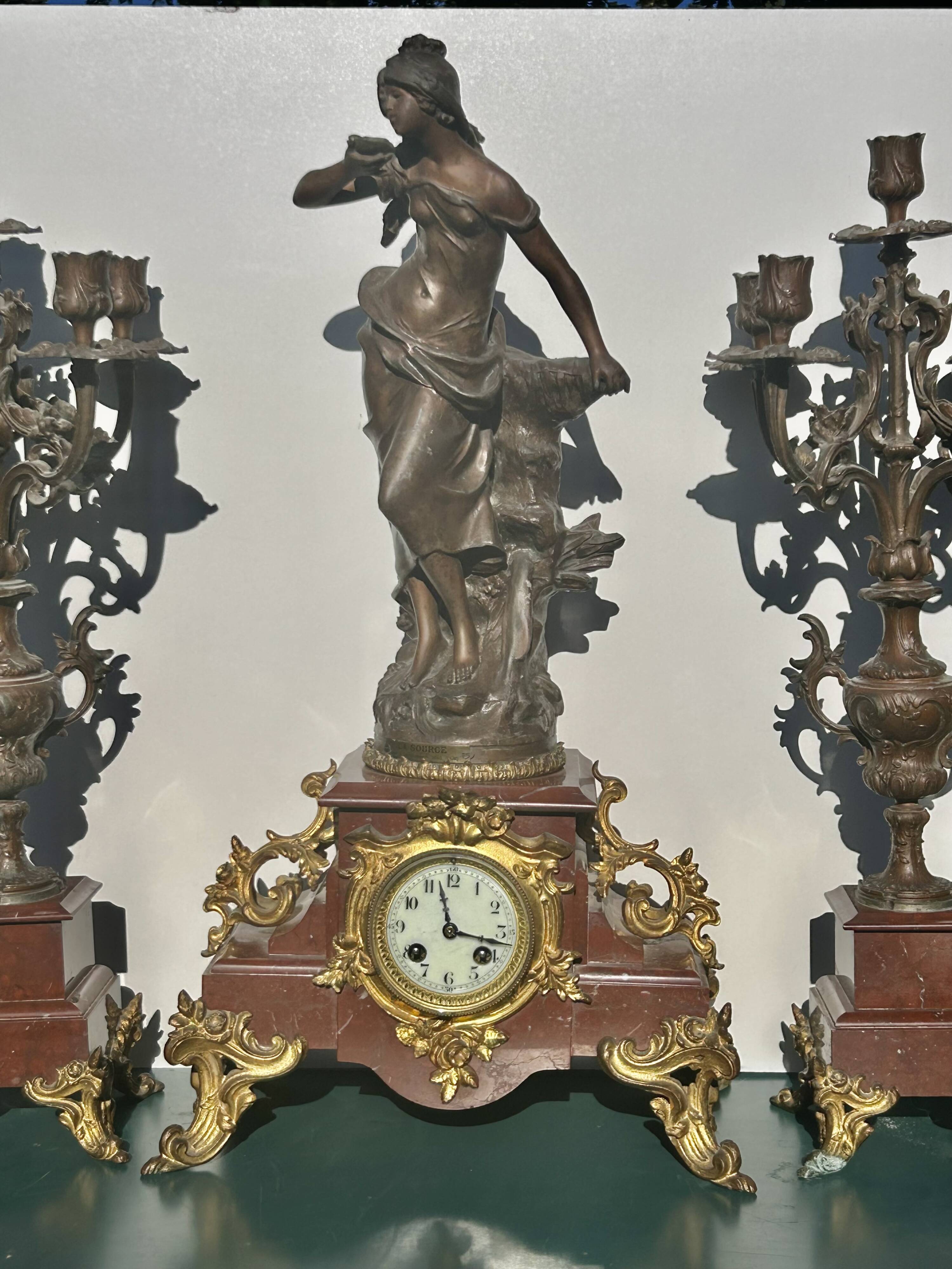 Garniture de cheminée Napoléon III marbre & régule signé Auguste. Moreau
