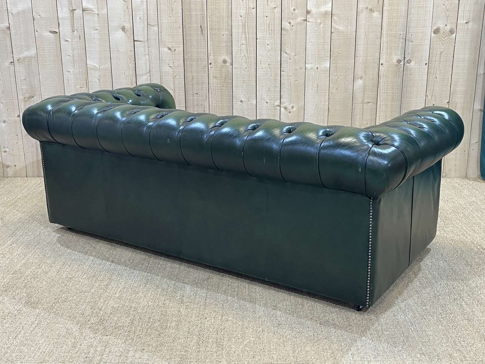 Chesterfield 3-seater sofa in green leather from the 80s