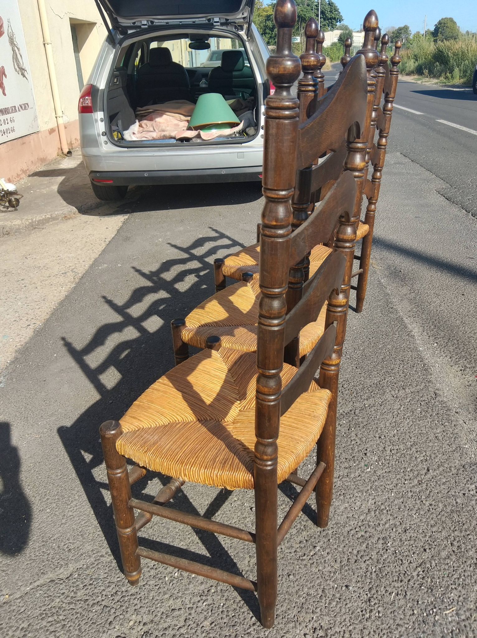 Série de 4 chaises en chêne à haut dossier