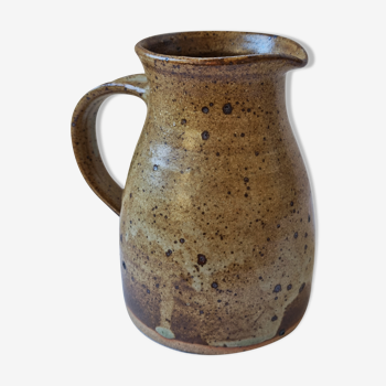 Sandstone pitcher